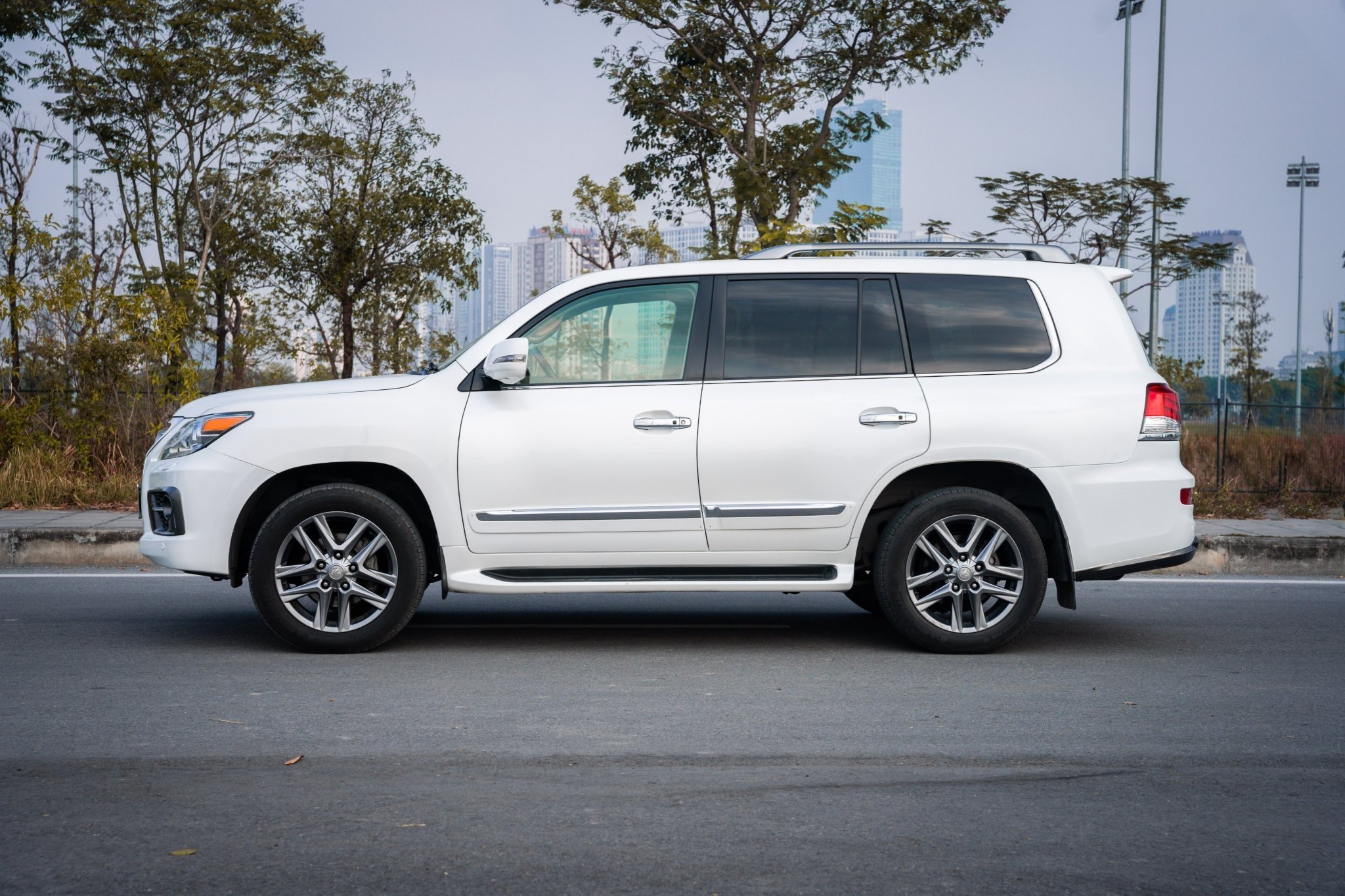 Lexus LX570 SX 2012 (11)
