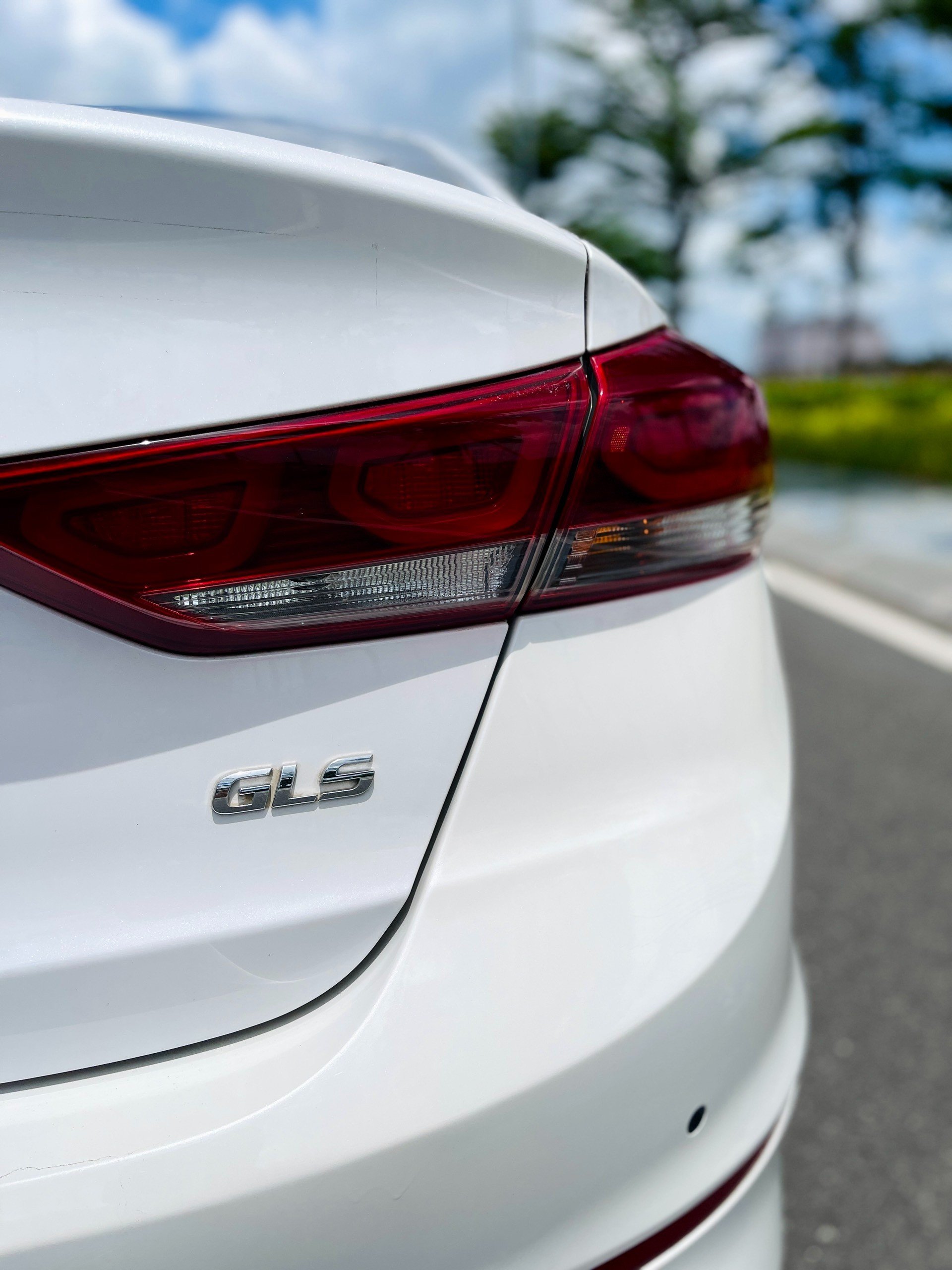 Hyundai Elantra 2018 - 2.0 AT trắng (1)