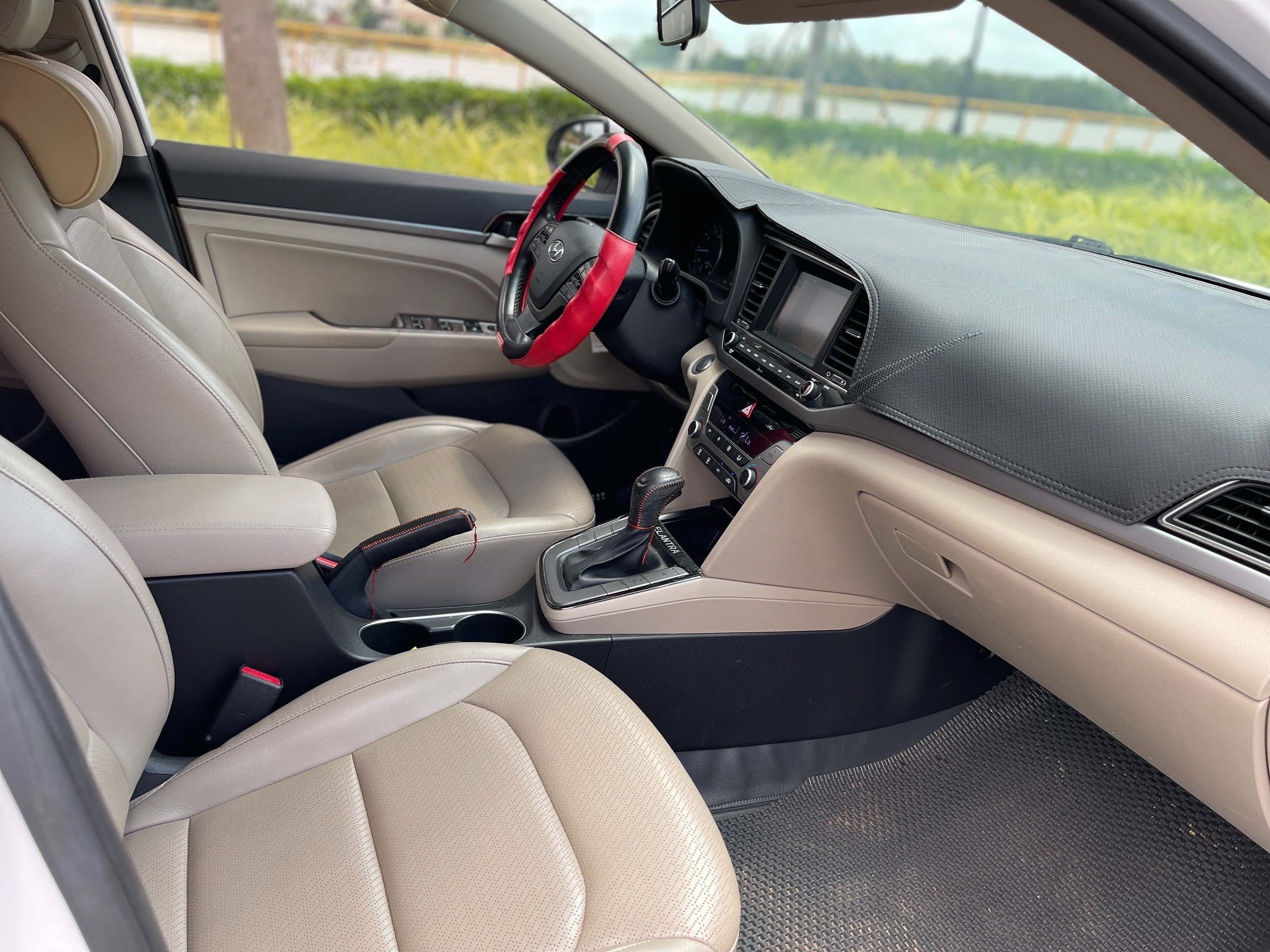 Hyundai Elantra 2018 - 2.0 AT trắng (14)