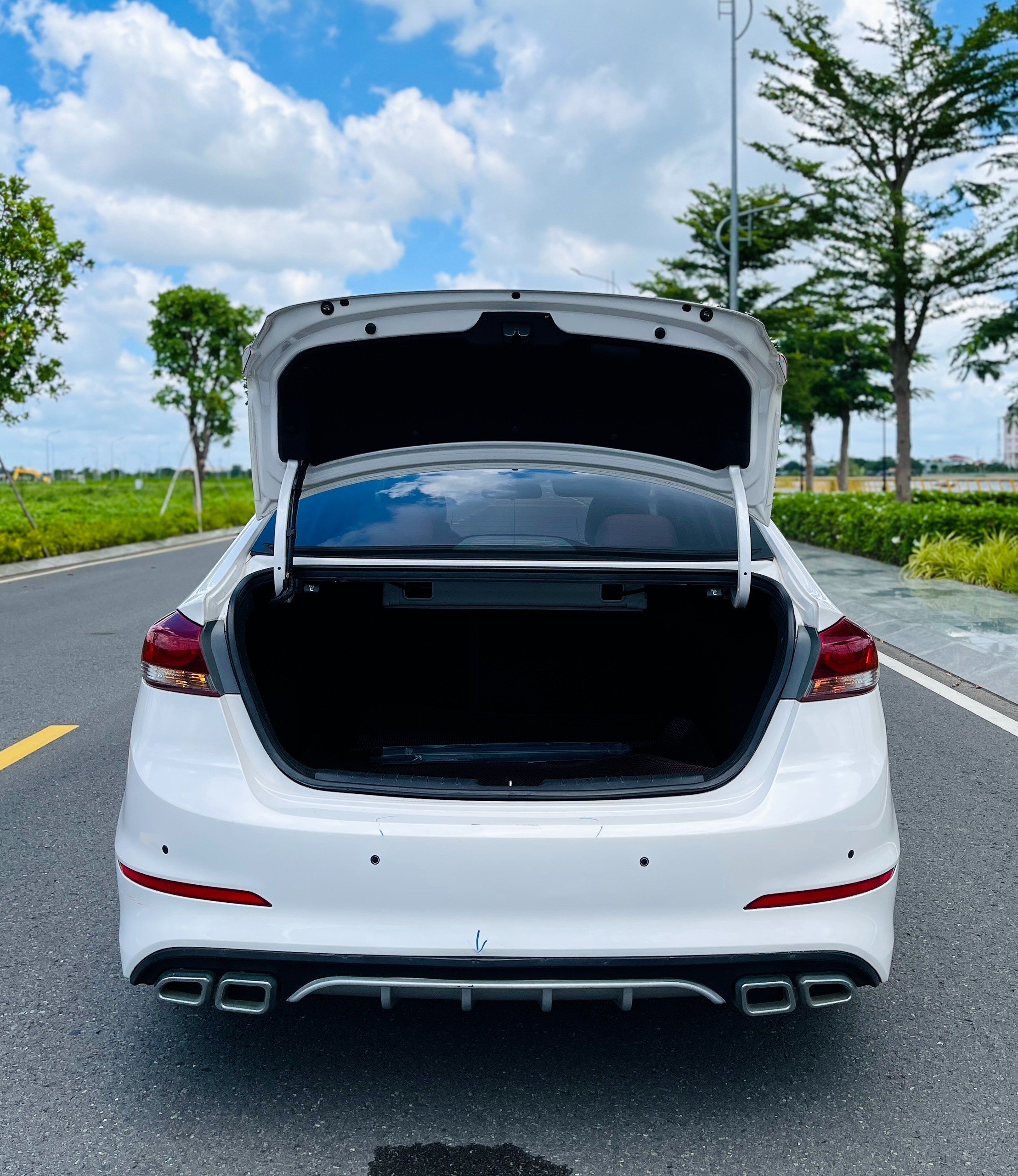 Hyundai Elantra 2018 - 2.0 AT trắng (19)