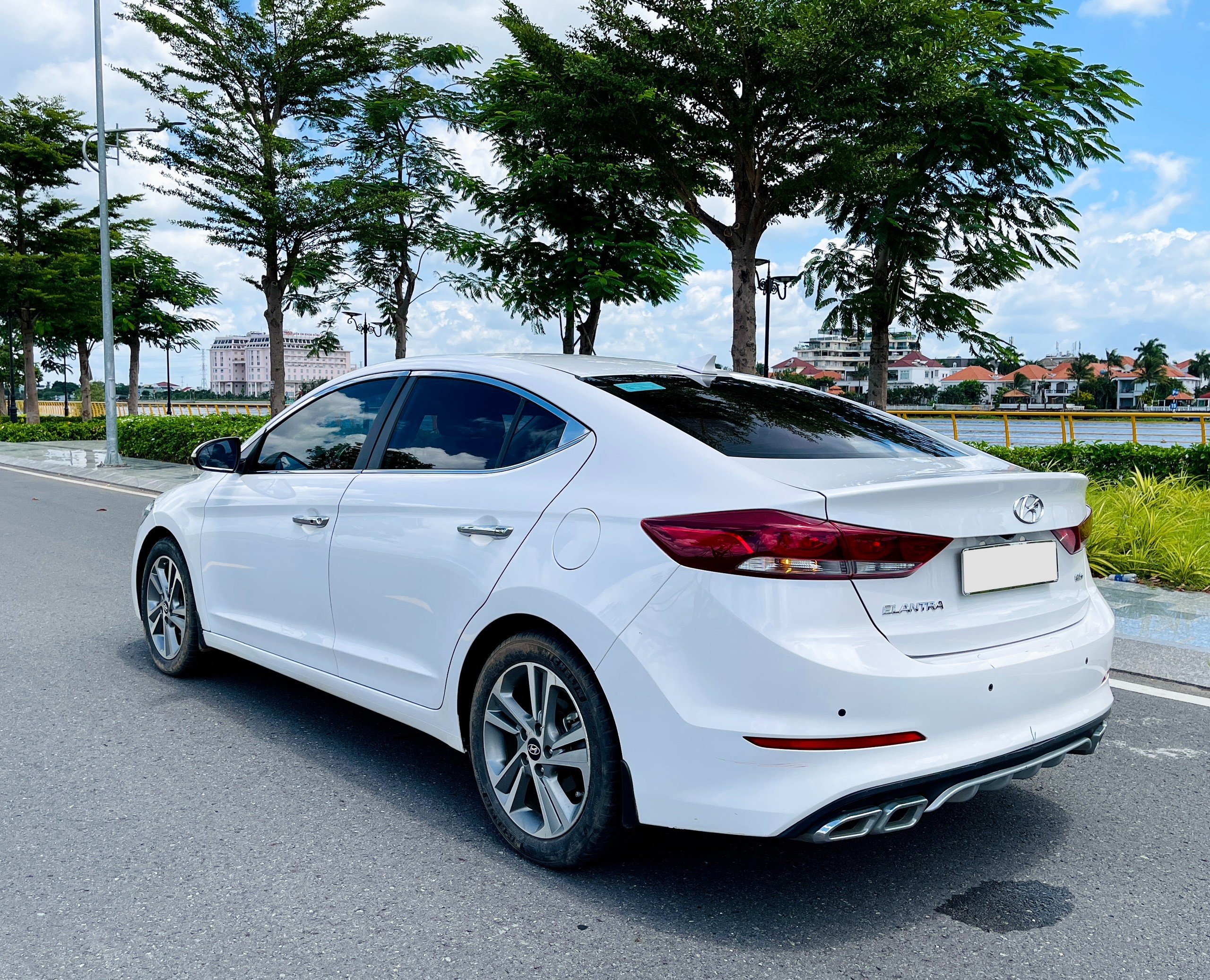 Hyundai Elantra 2018 - 2.0 AT trắng (21)