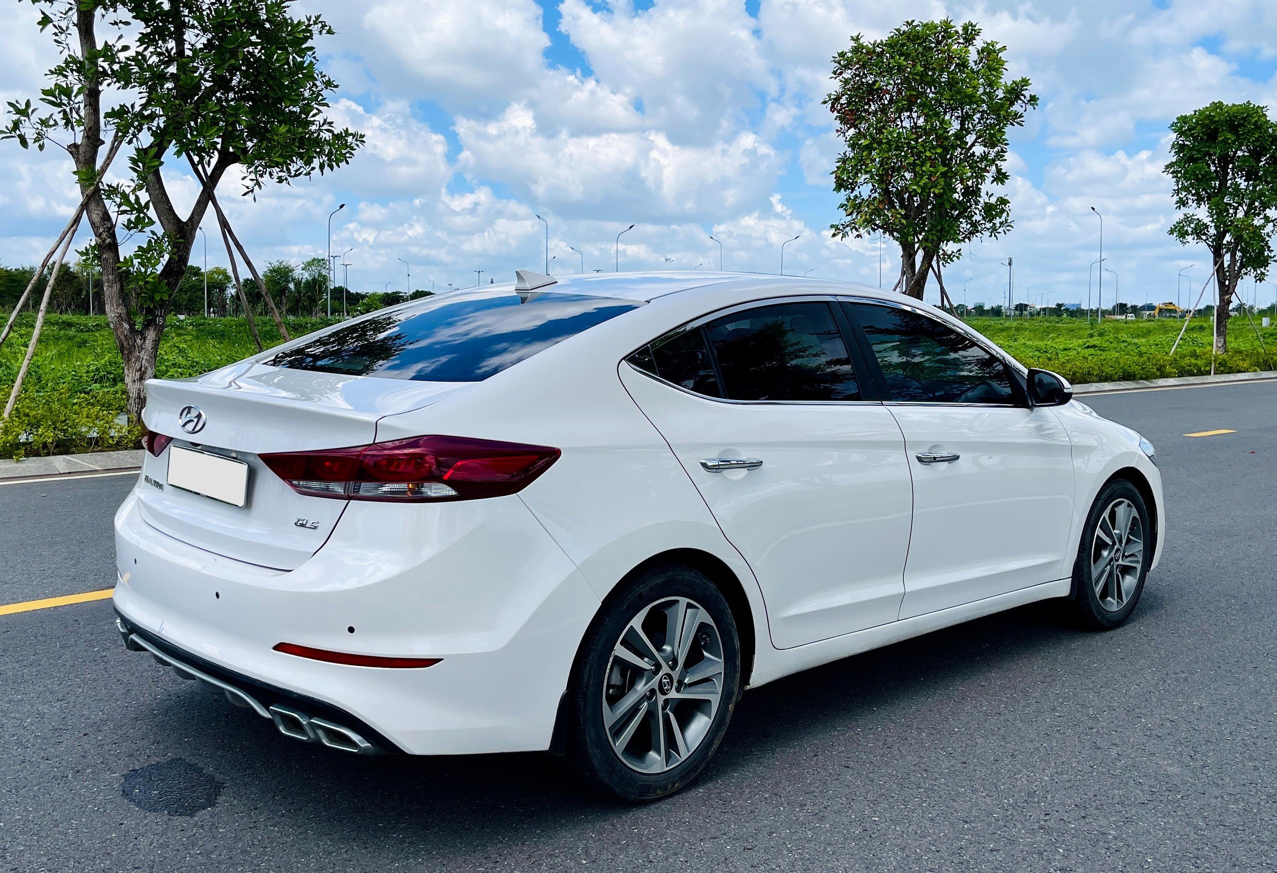 Hyundai Elantra 2018 - 2.0 AT trắng (22)