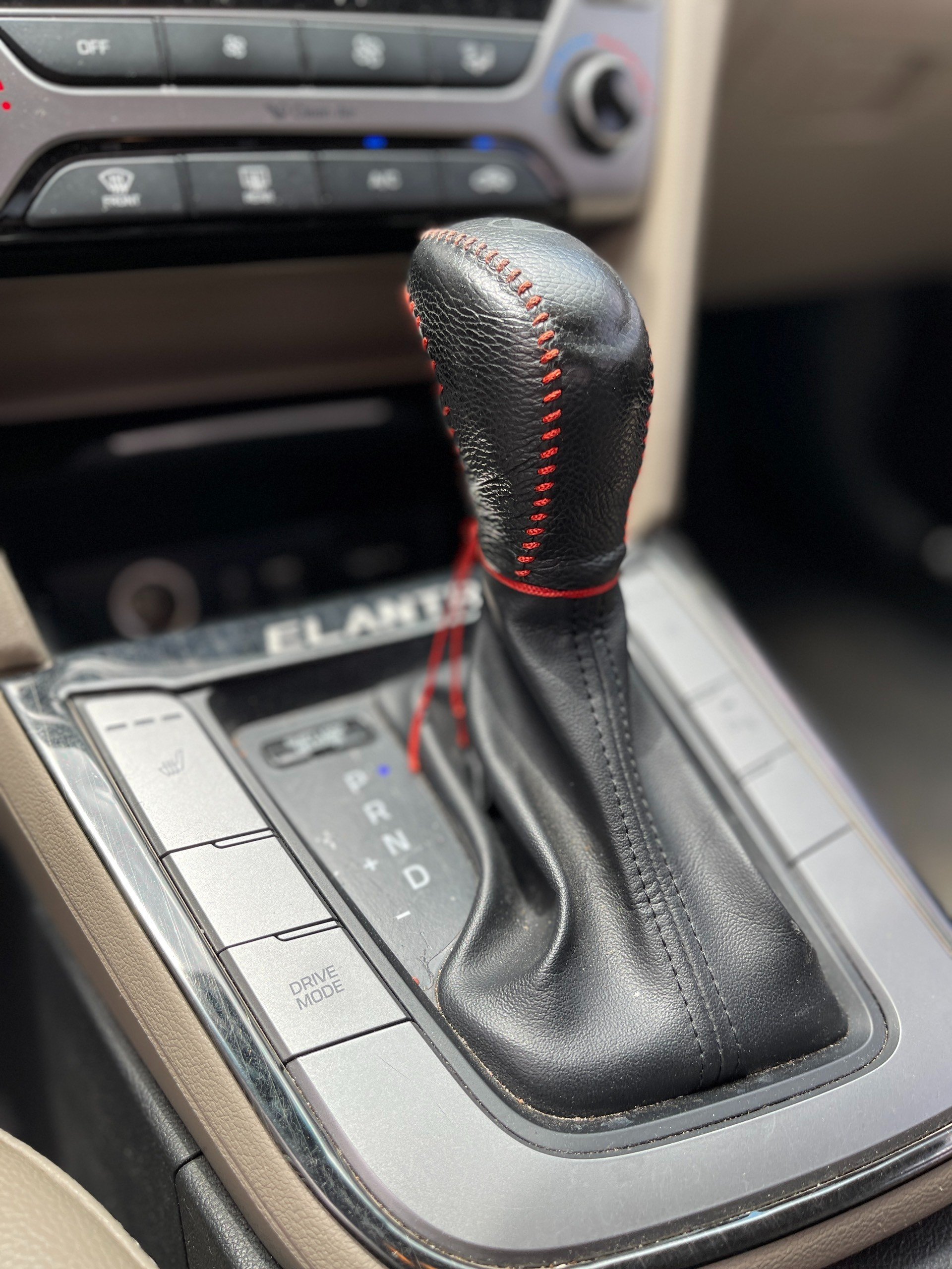 Hyundai Elantra 2018 - 2.0 AT trắng (28)