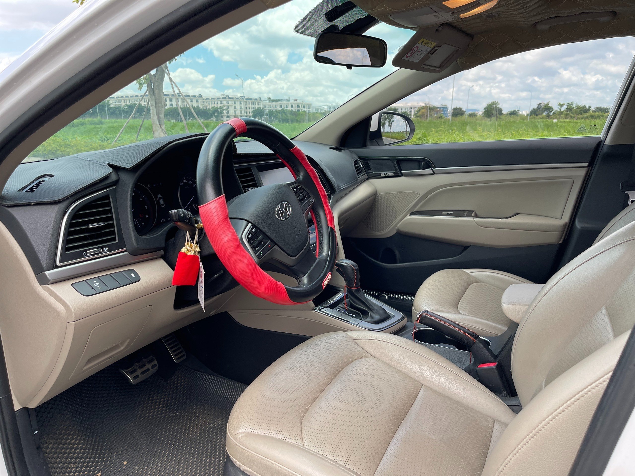 Hyundai Elantra 2018 - 2.0 AT trắng (29)