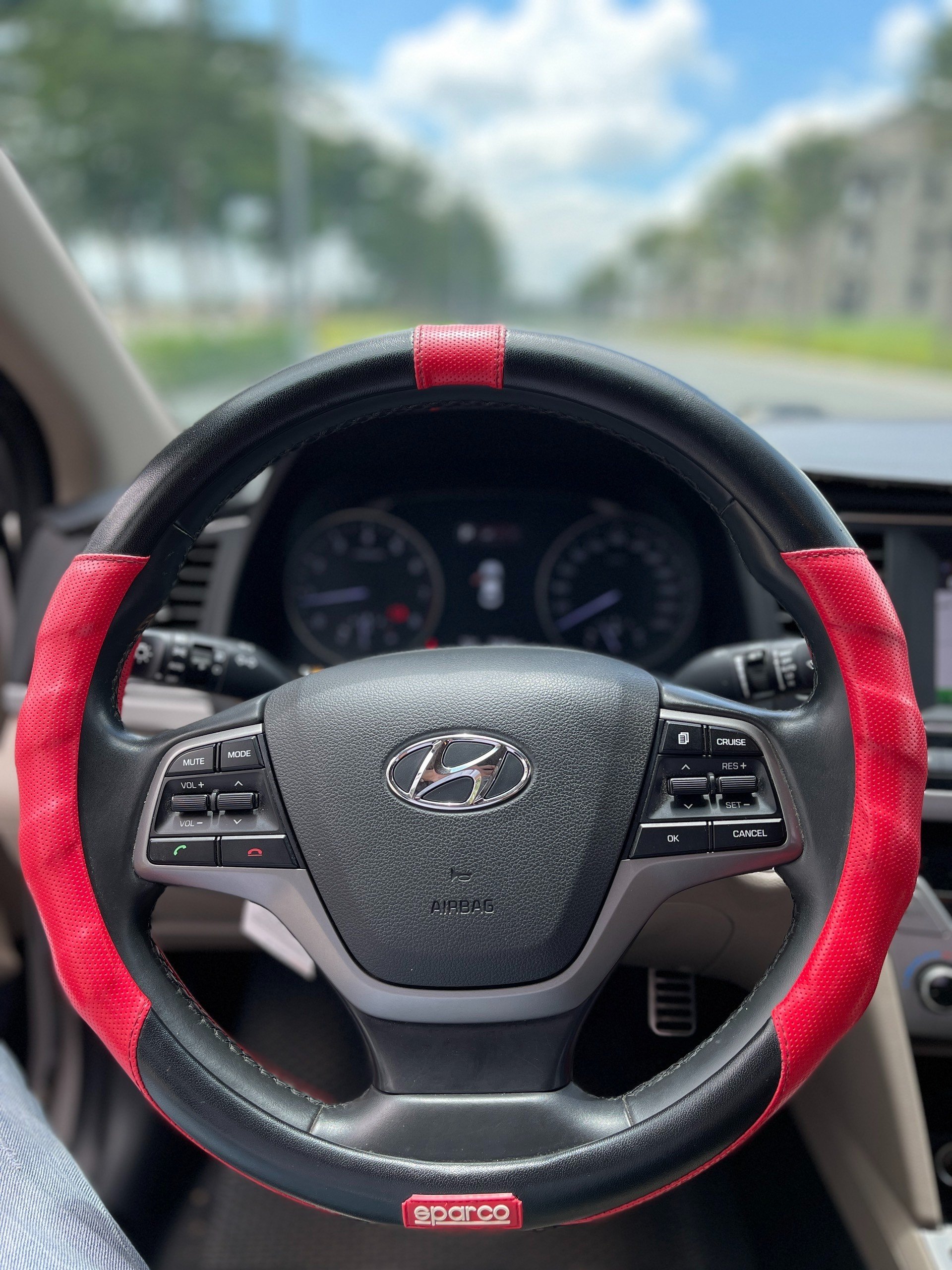 Hyundai Elantra 2018 - 2.0 AT trắng (32)