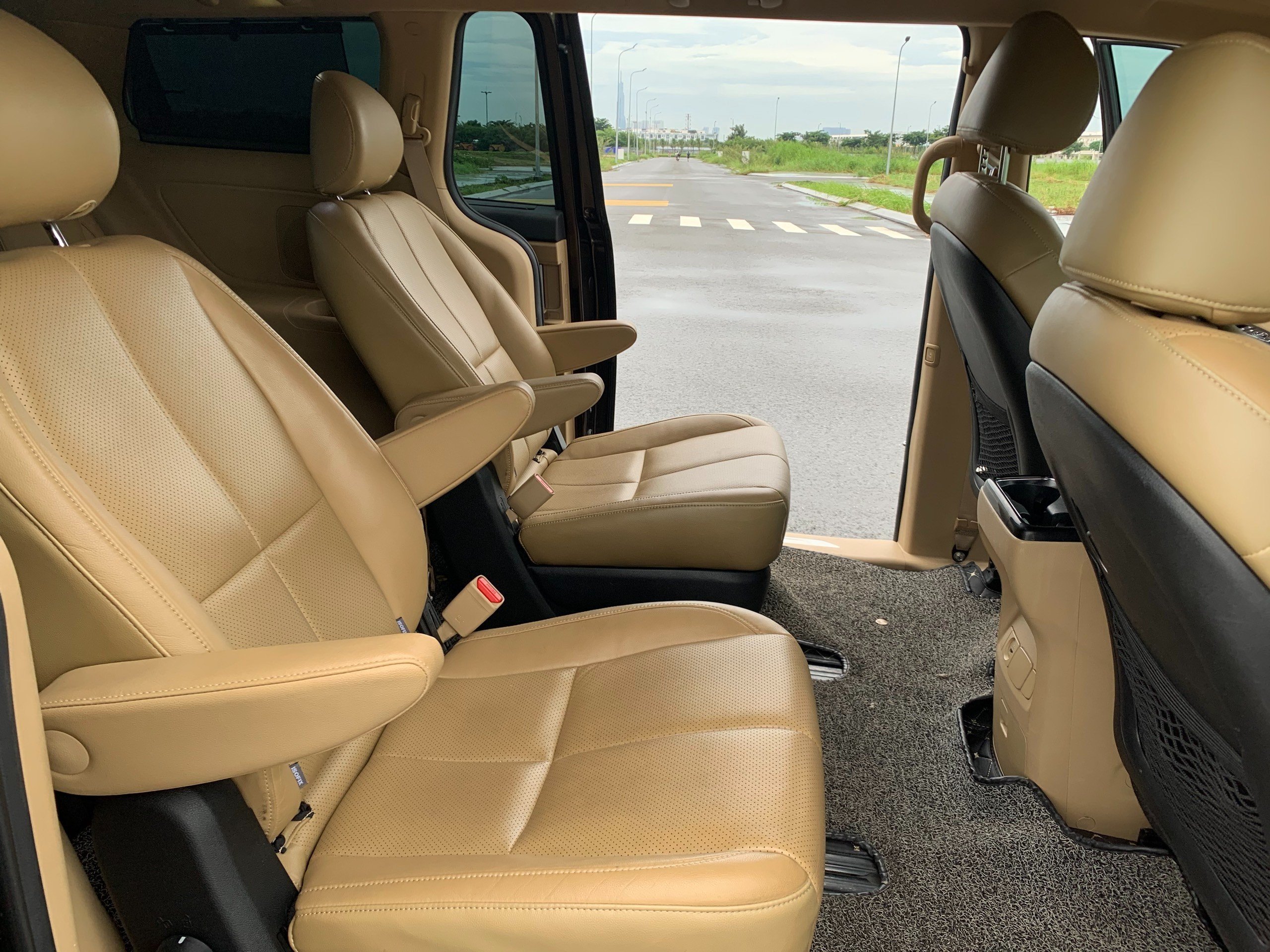 KIA Sedona 2020 - Full dầu màu nâu (11)