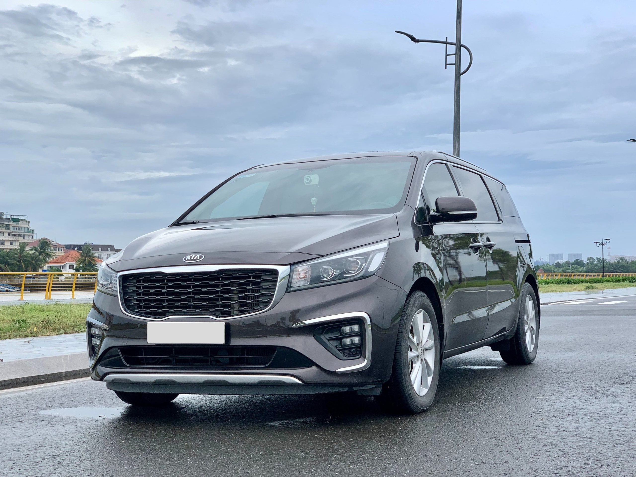KIA Sedona 2020 - Full dầu màu nâu (16)