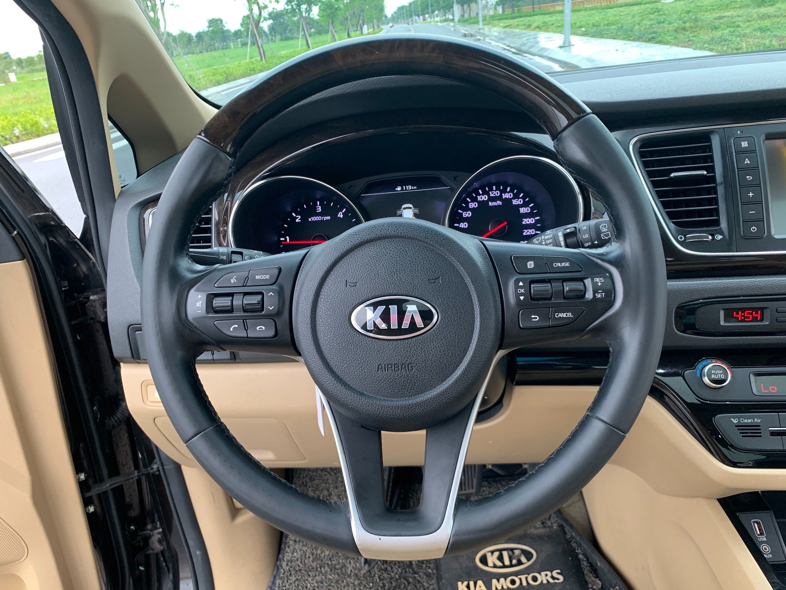 KIA Sedona 2020 - Full dầu màu nâu (22)