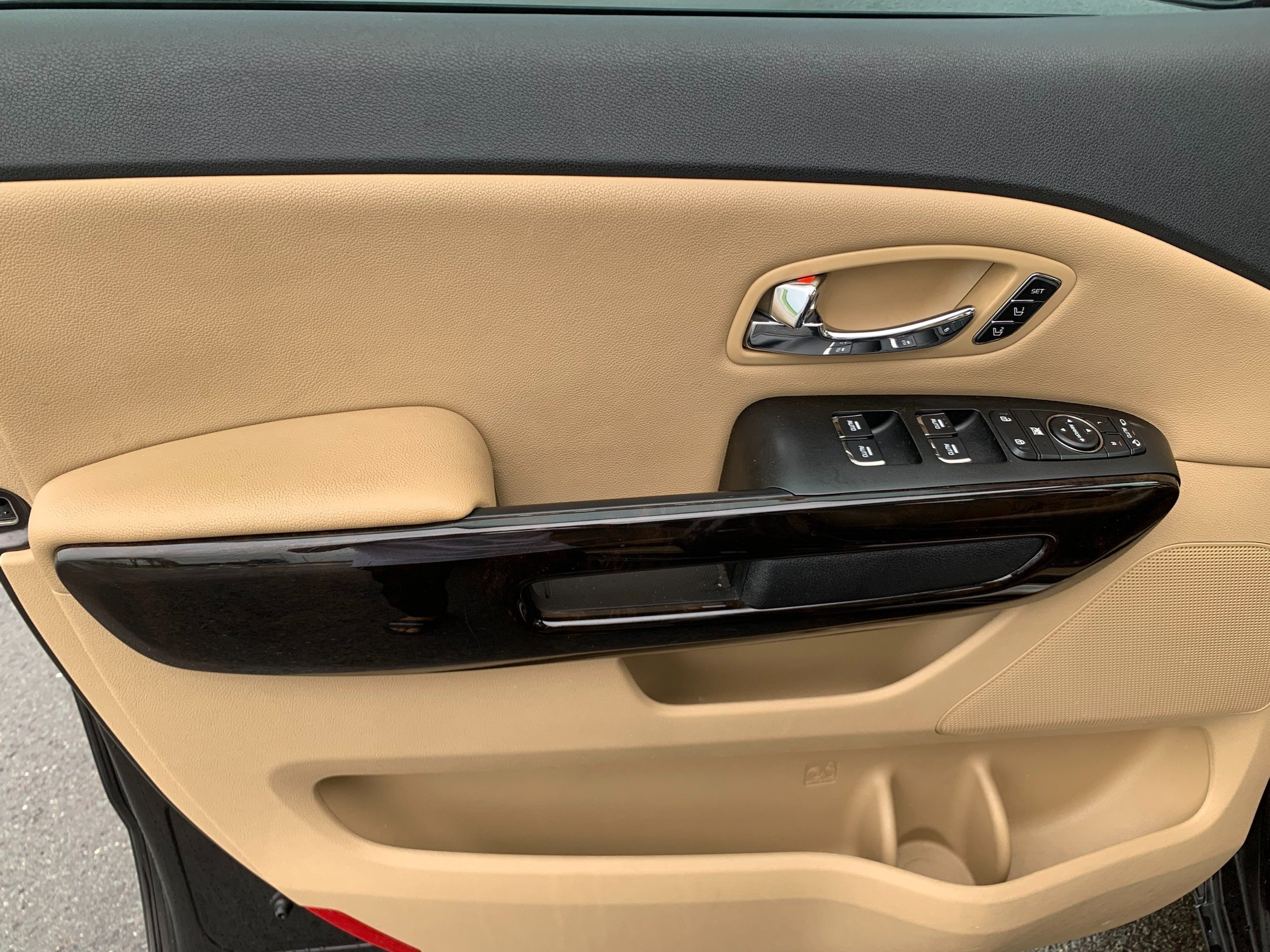 KIA Sedona 2020 - Full dầu màu nâu (6)