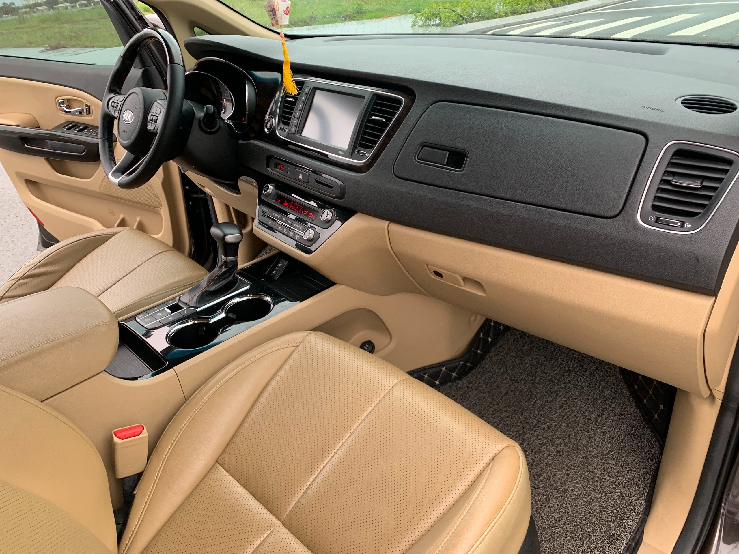 KIA Sedona 2020 - Full dầu màu nâu (7)