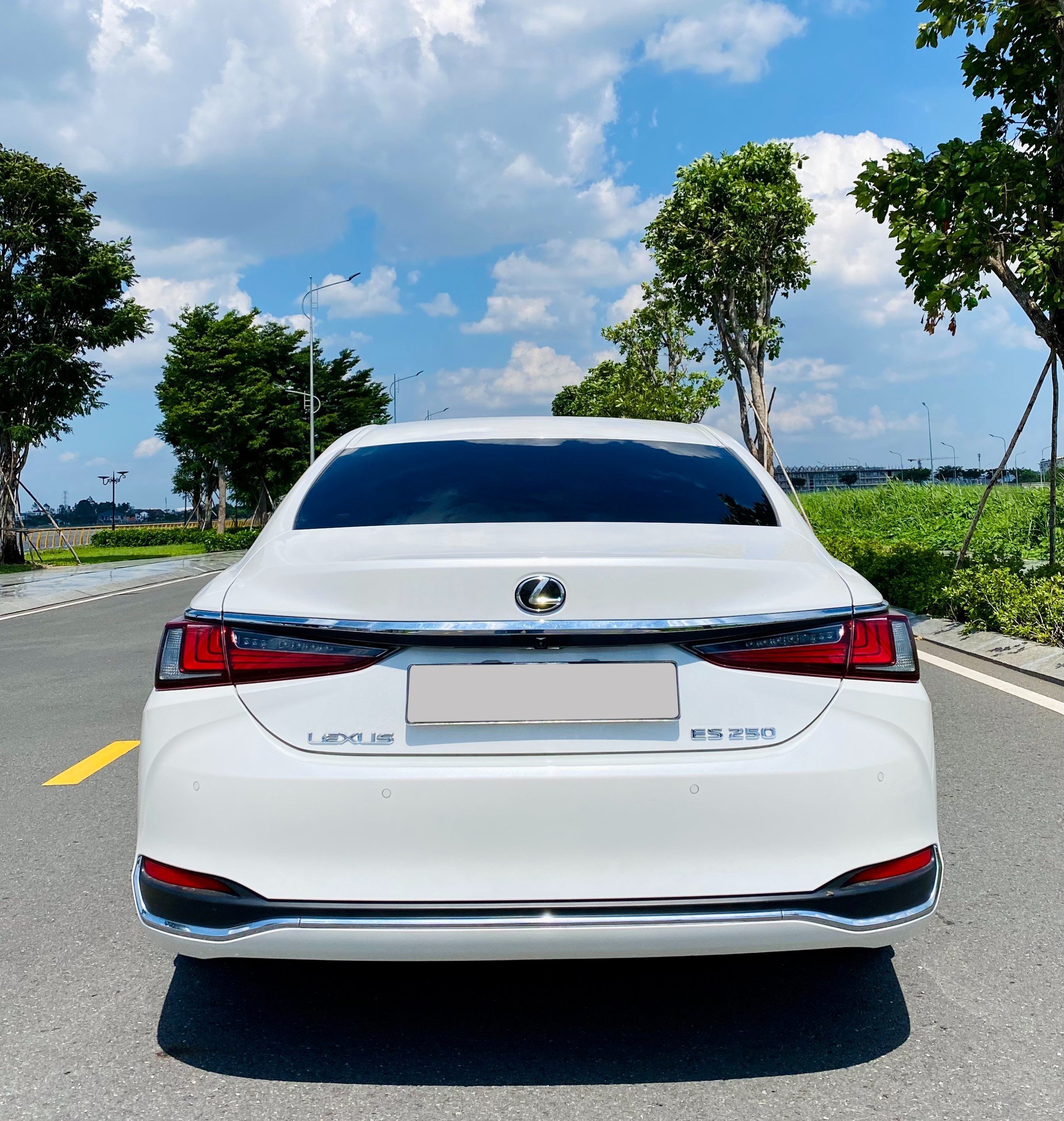 Lexus ES250 2021 - 2.5 trắng (1)