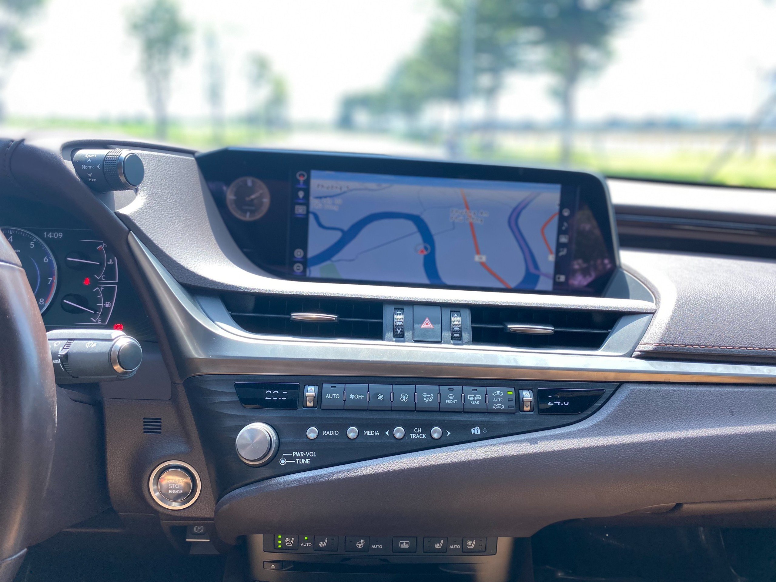 Lexus ES250 2021 - 2.5 trắng (17)