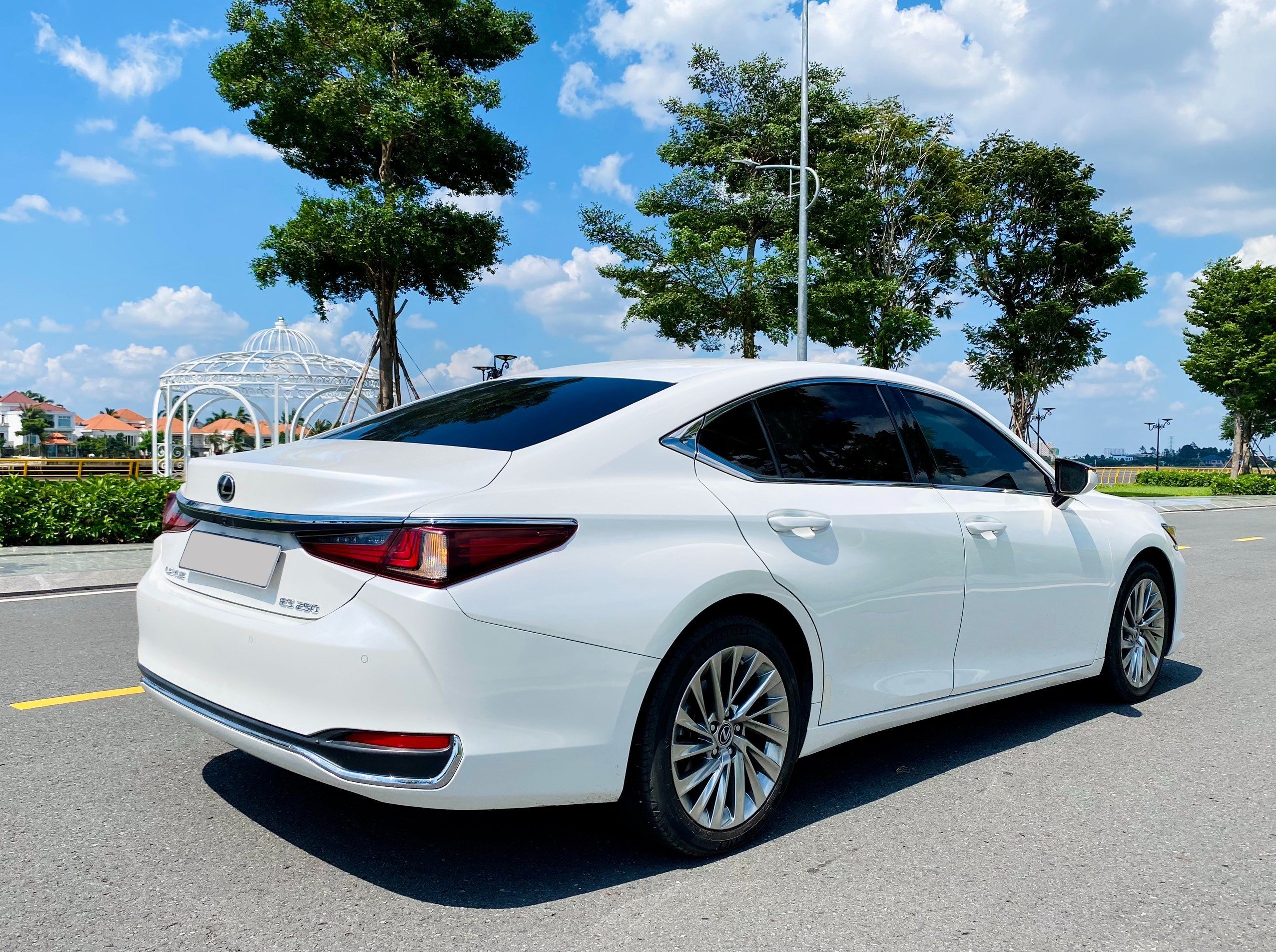 Lexus ES250 2021 - 2.5 trắng (26)