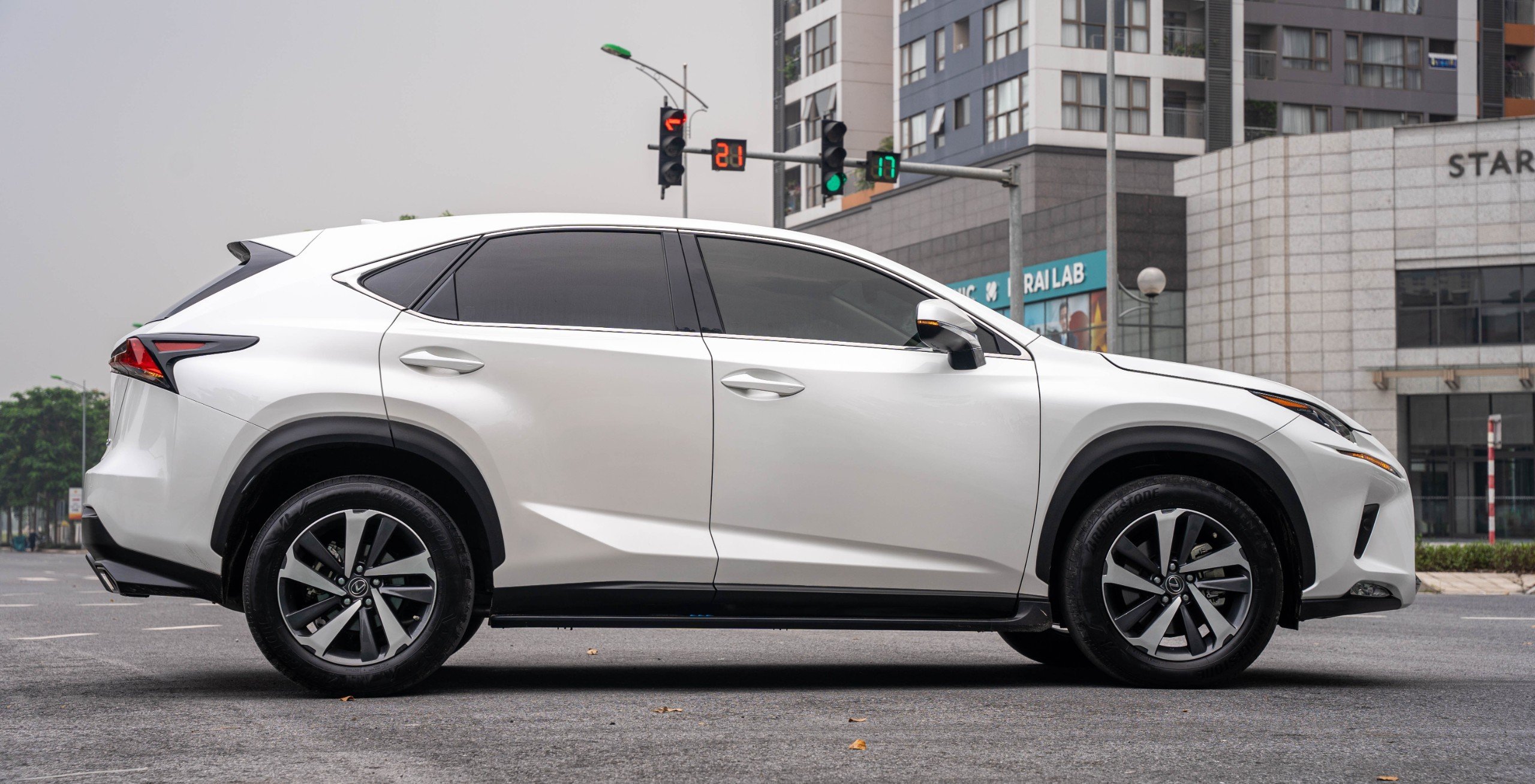 Lexus NX300 2019 (19)