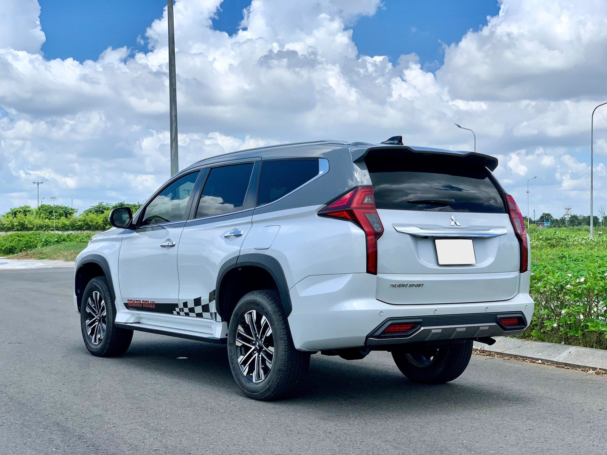 Pajero Sport 2.5AT Dầu 2 cầu sx2020 (1)