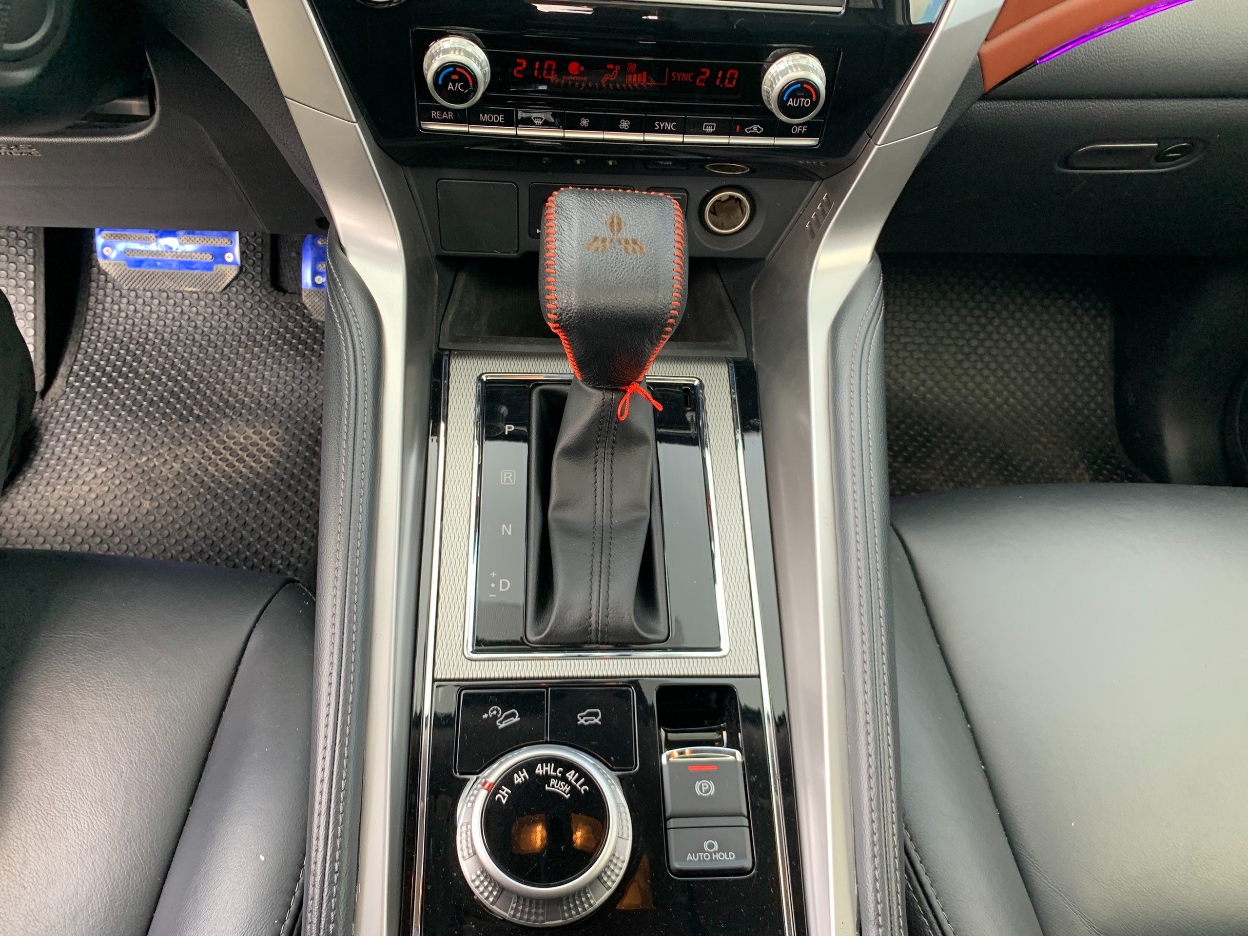 Pajero Sport 2.5AT Dầu 2 cầu sx2020 (19)