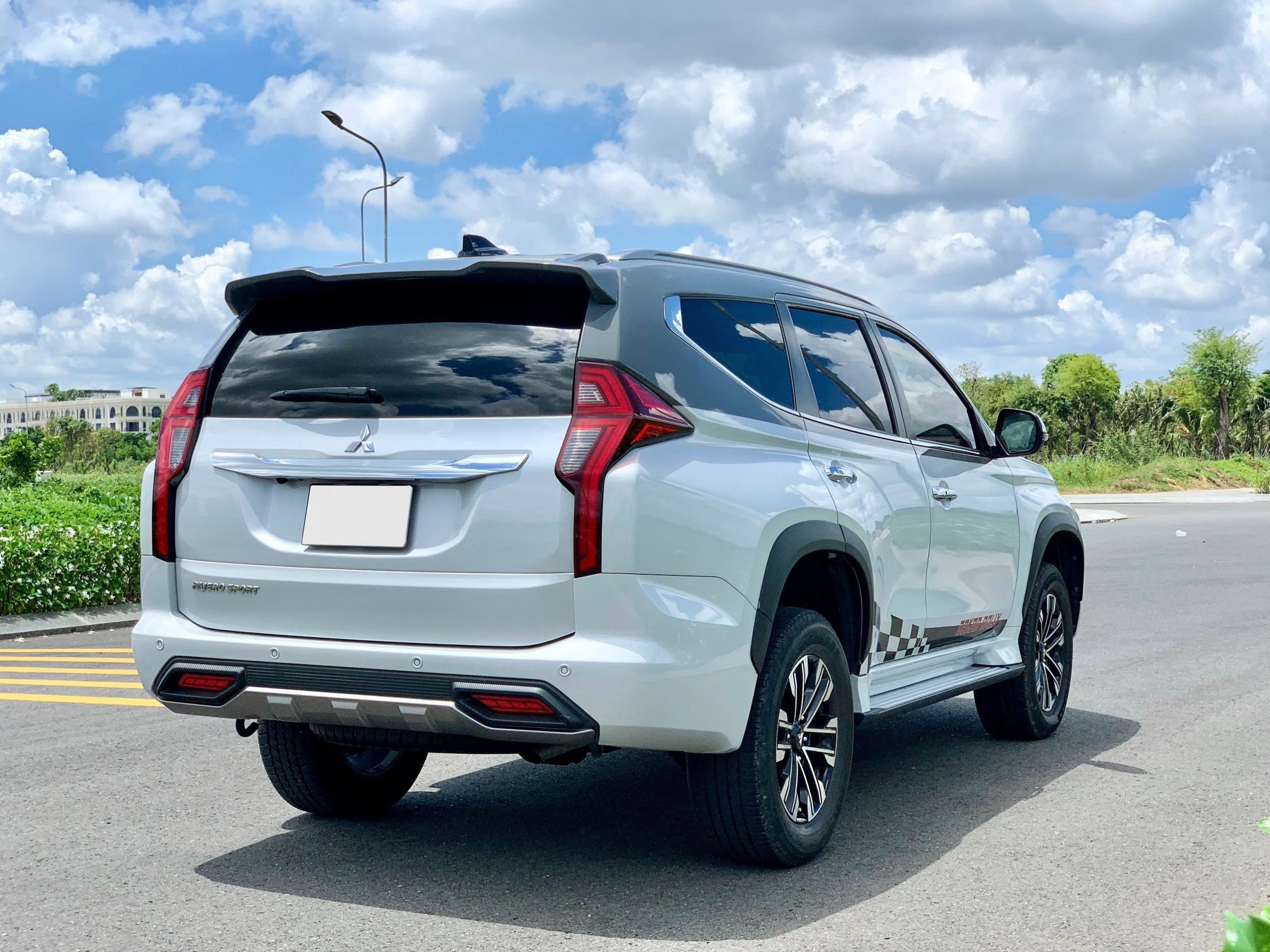 Pajero Sport 2.5AT Dầu 2 cầu sx2020 (7)