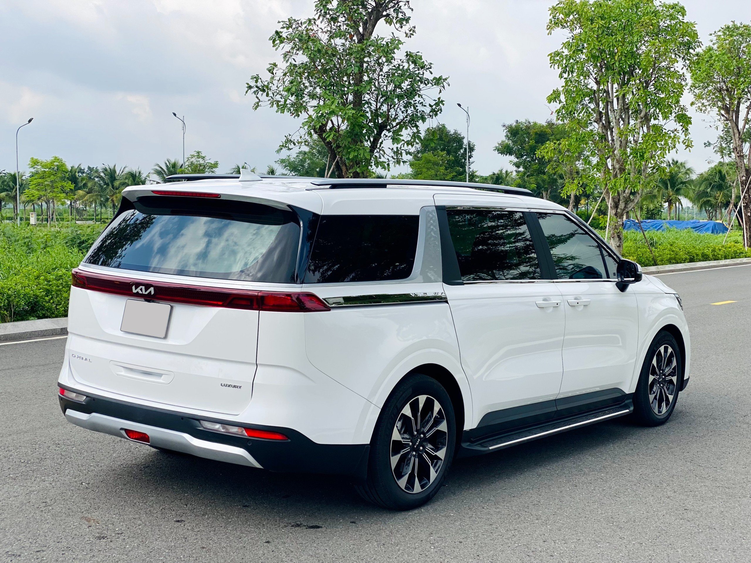 KIA Carnival 2023 - Luxury (12)