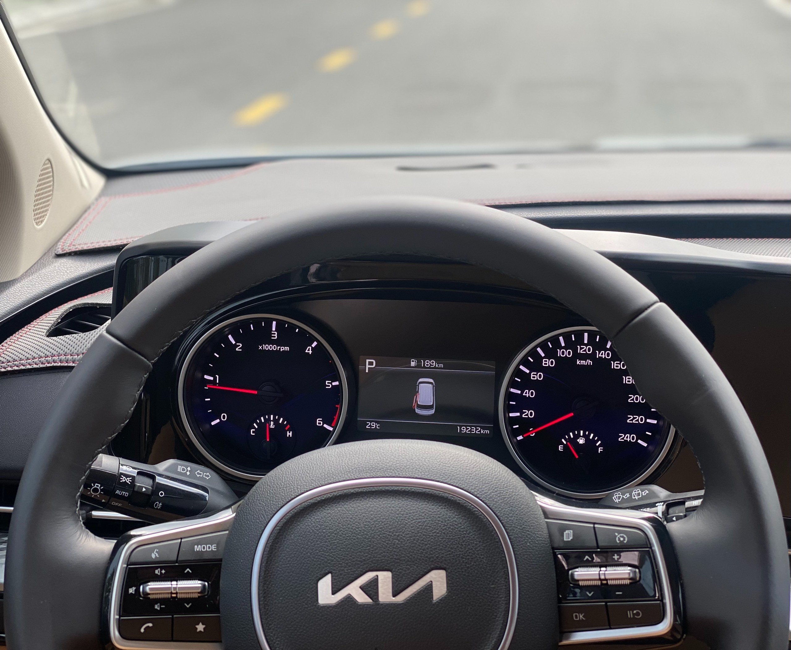KIA Carnival 2023 - Luxury (15)