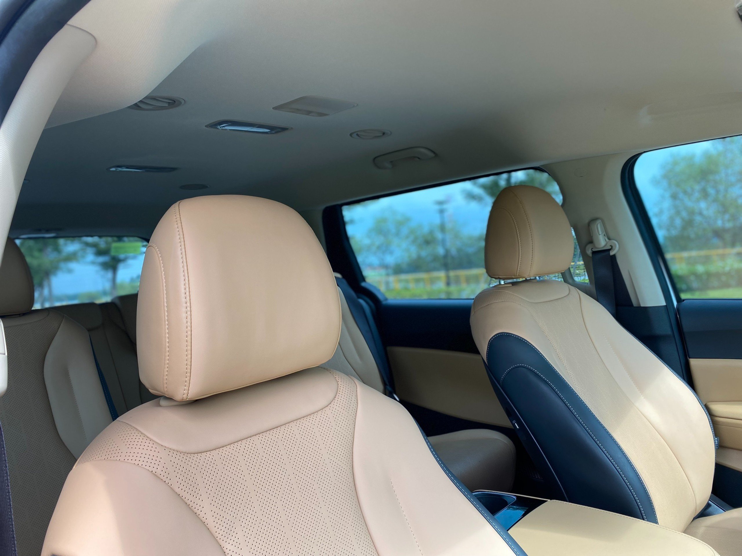 KIA Carnival 2023 - Luxury (17)
