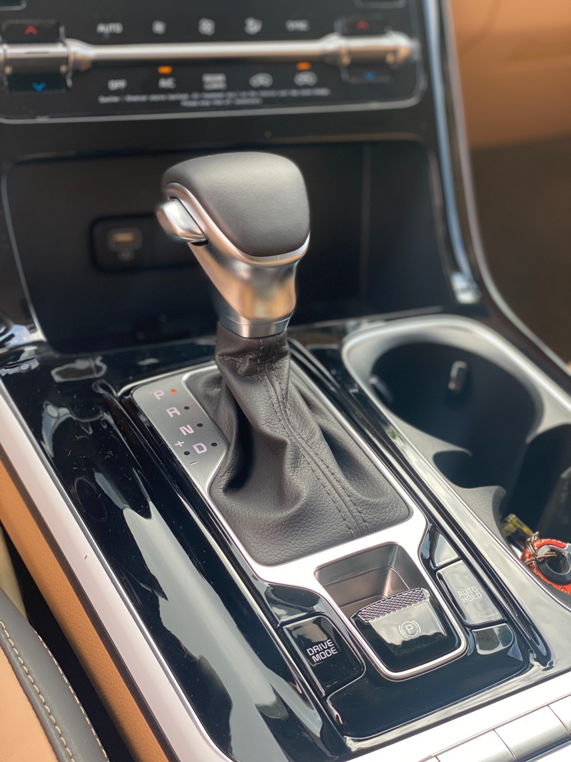 KIA Carnival 2023 - Luxury (26)