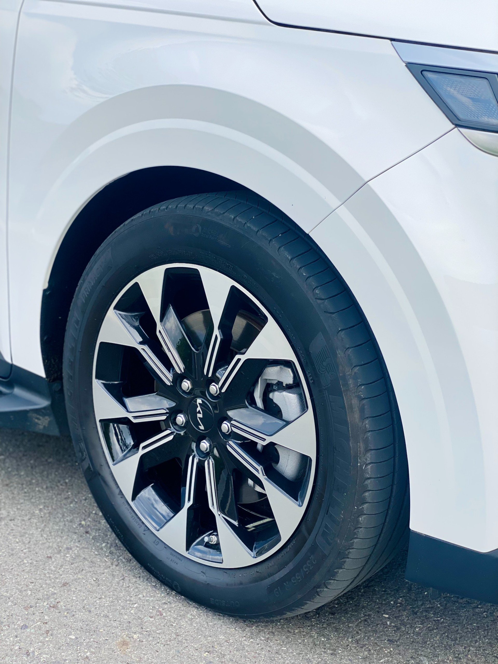 KIA Carnival 2023 - Luxury (5)