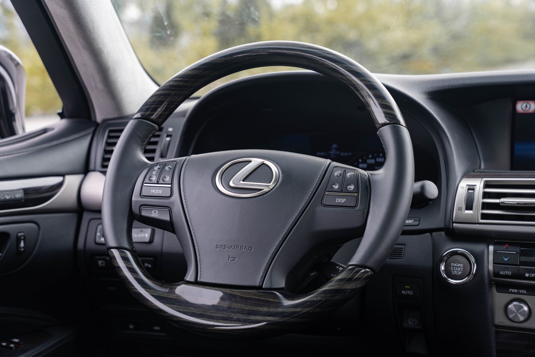 LEXUS LS460L 2015 (17)