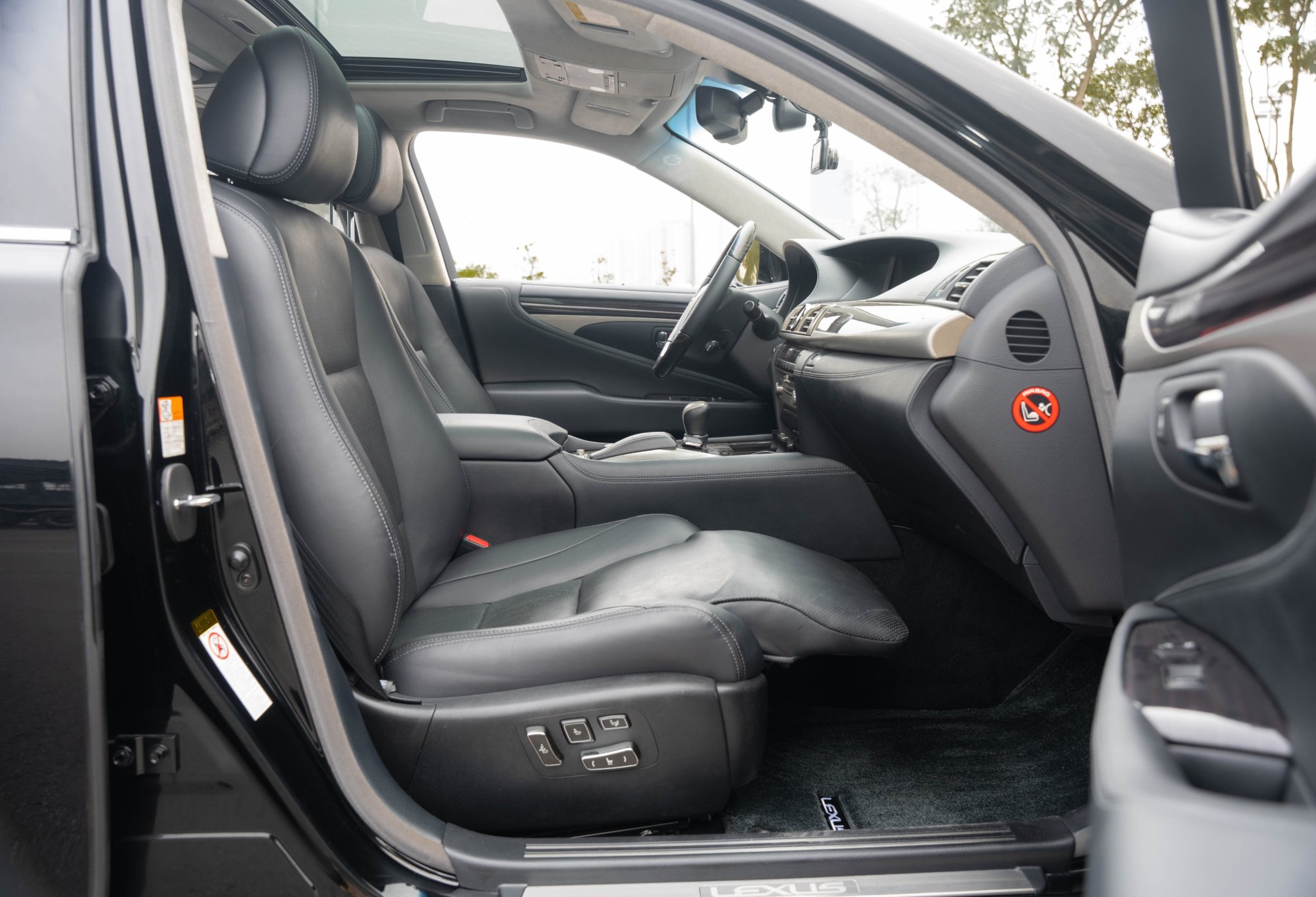 LEXUS LS460L 2015 (4)