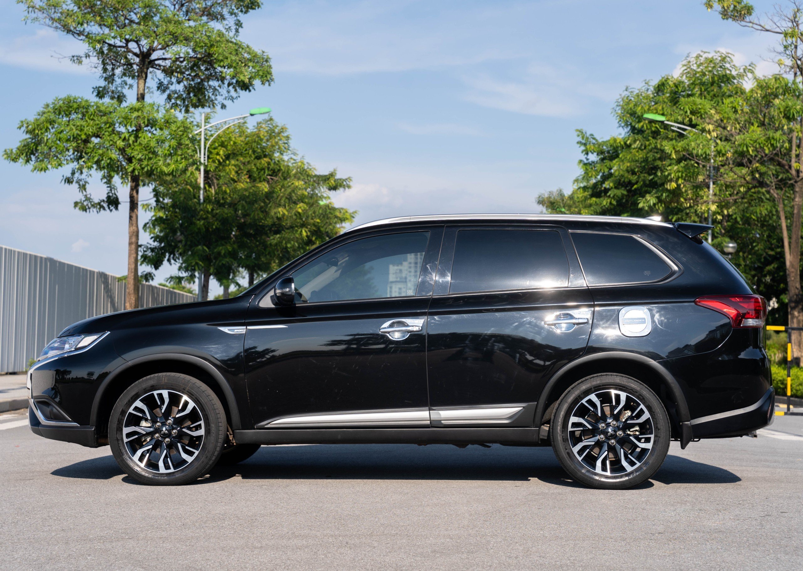 MITSUBISHI OUTLANDER 2021 (17)