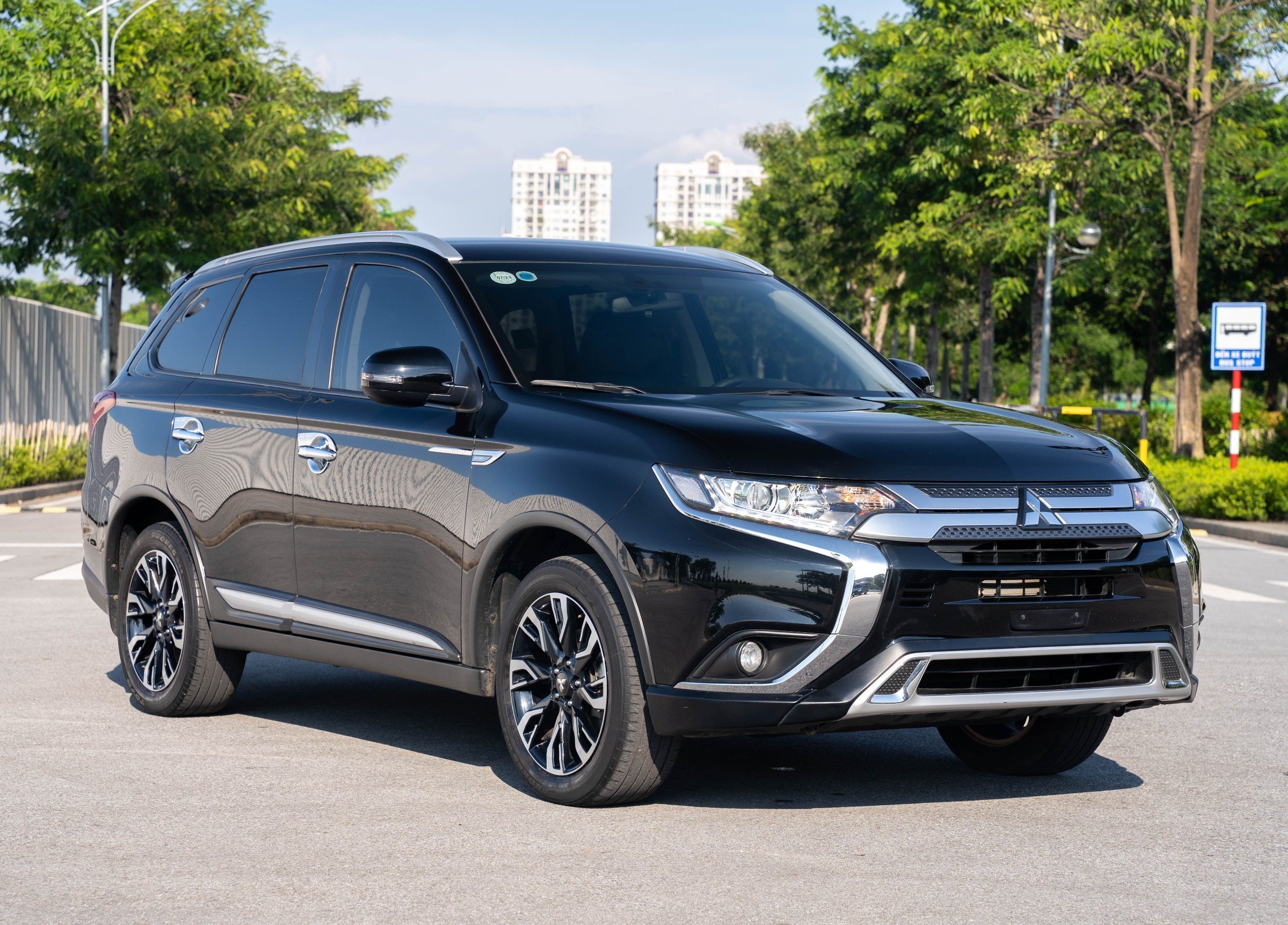 MITSUBISHI OUTLANDER 2021 (19)
