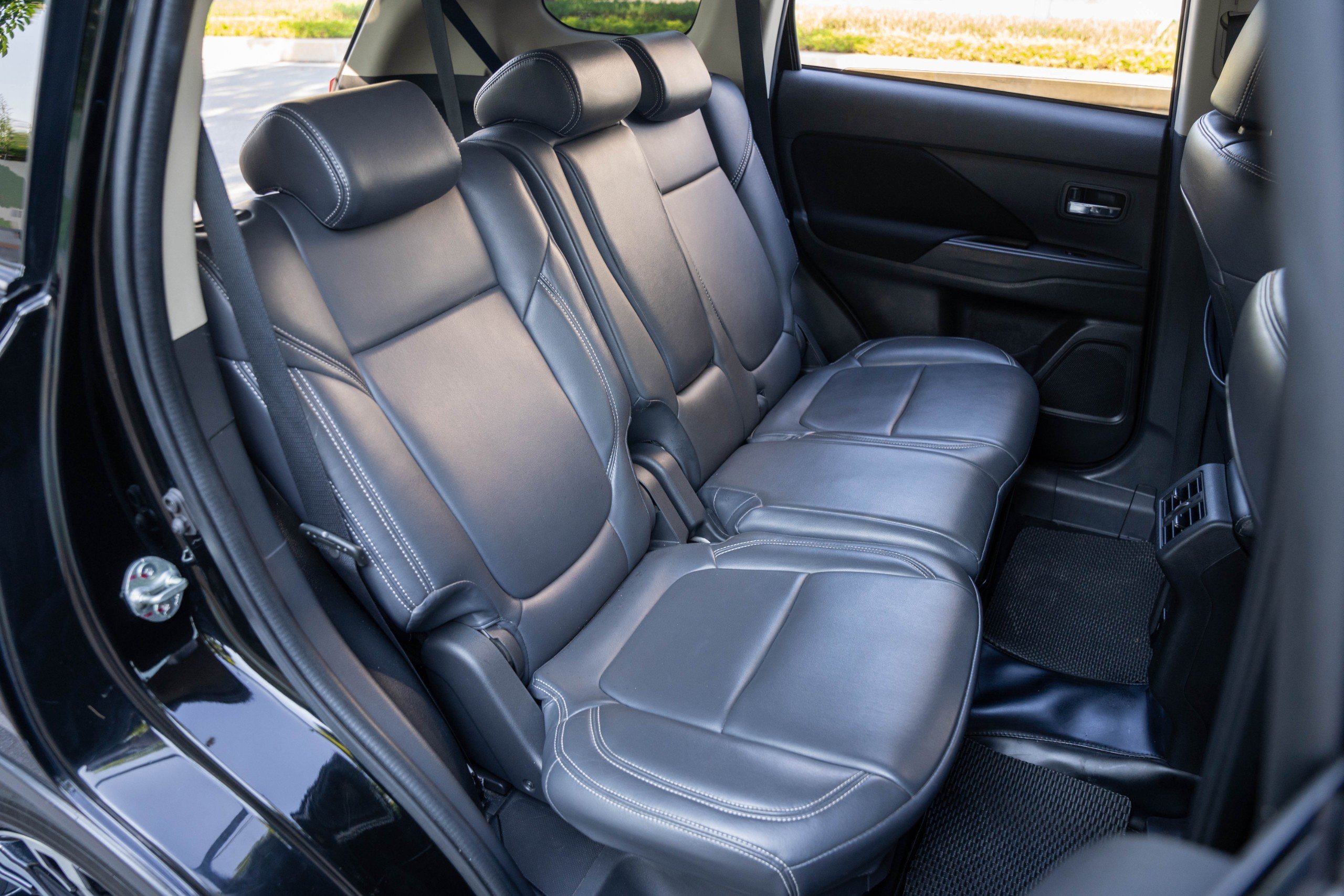 MITSUBISHI OUTLANDER 2021 (8)