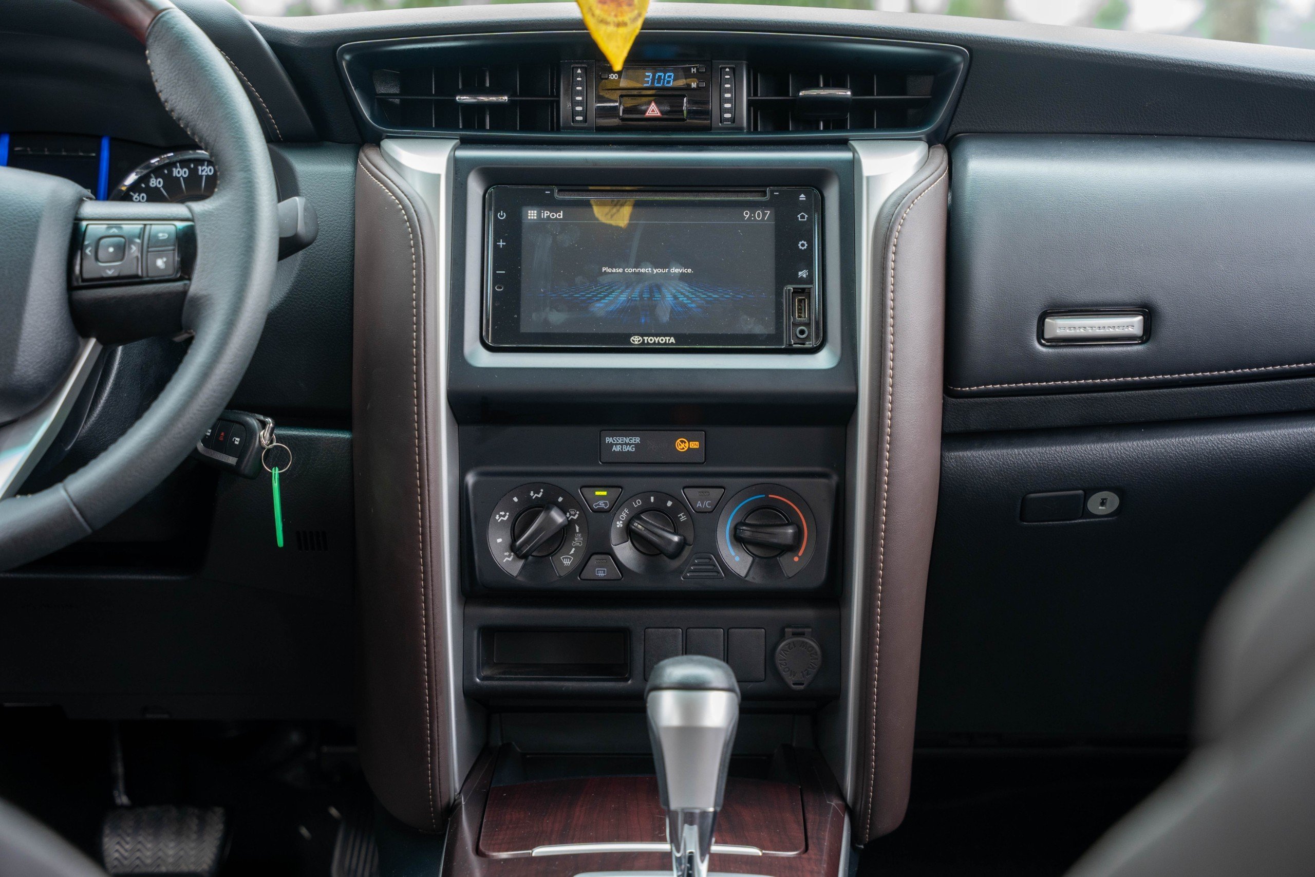 TOYOTA FORTUNER 2019 (11)