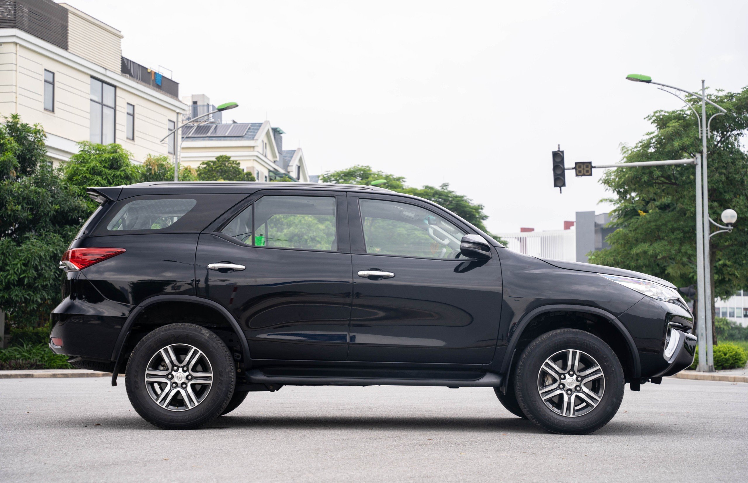 TOYOTA FORTUNER 2019 (3)