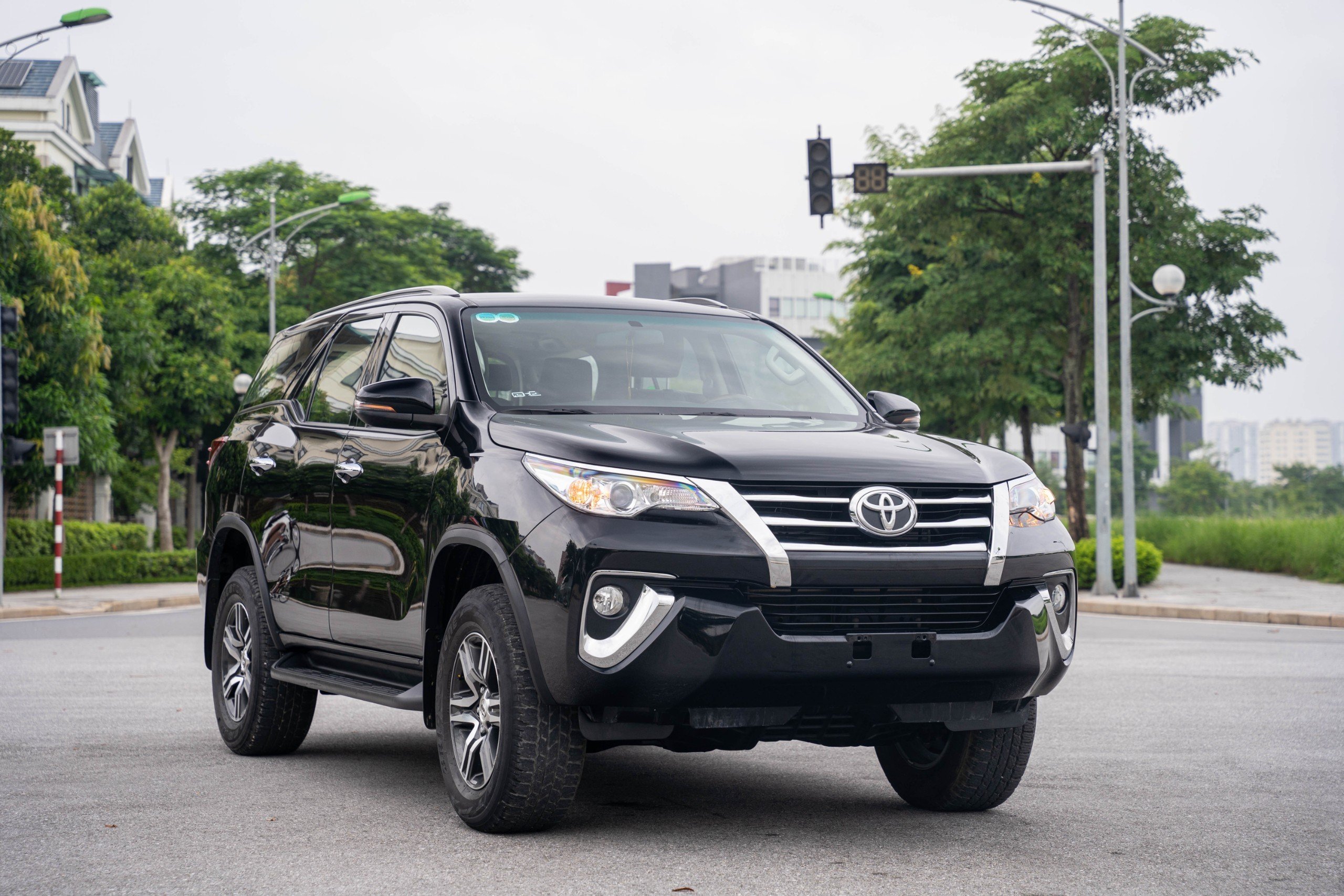 TOYOTA FORTUNER 2019 (5)