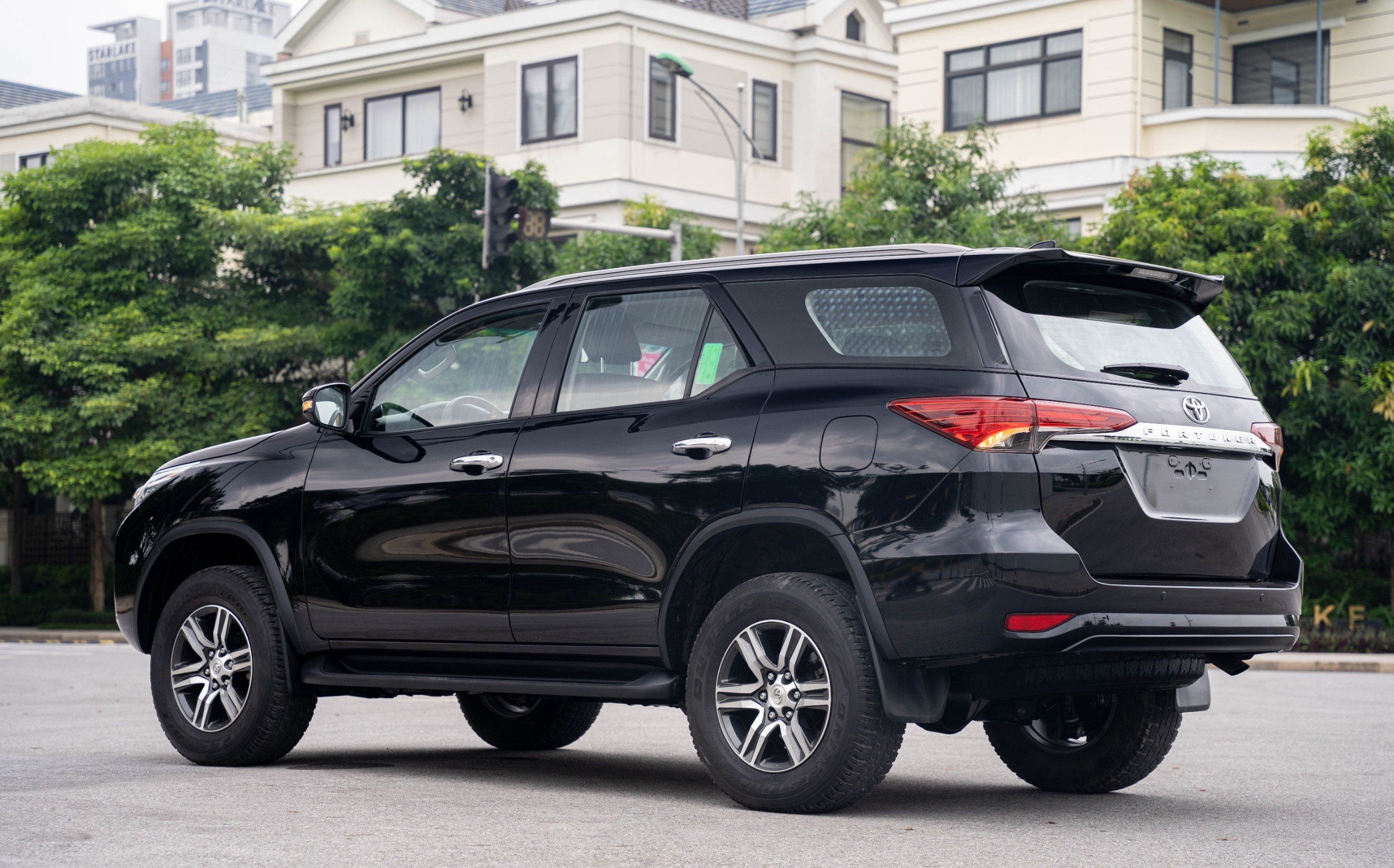 TOYOTA FORTUNER 2019 (8)