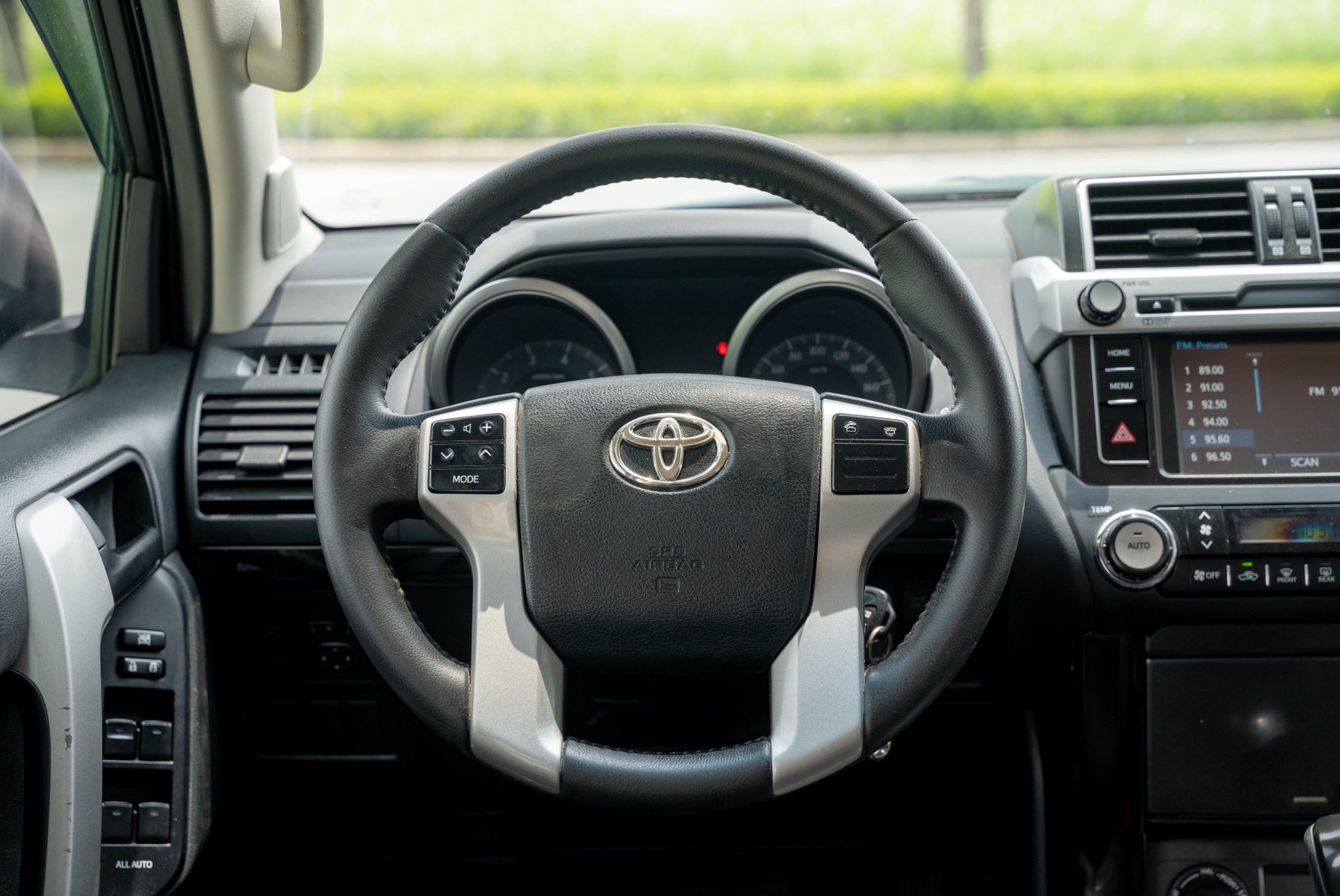 TOYOTA PRADO 2014 (6)