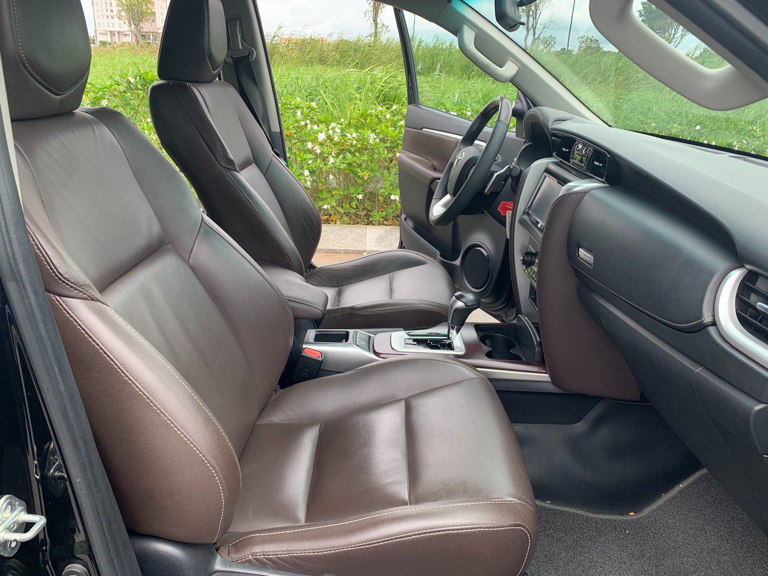 Toyota Fortuner 2017 2.7AT máy Xăng (3)