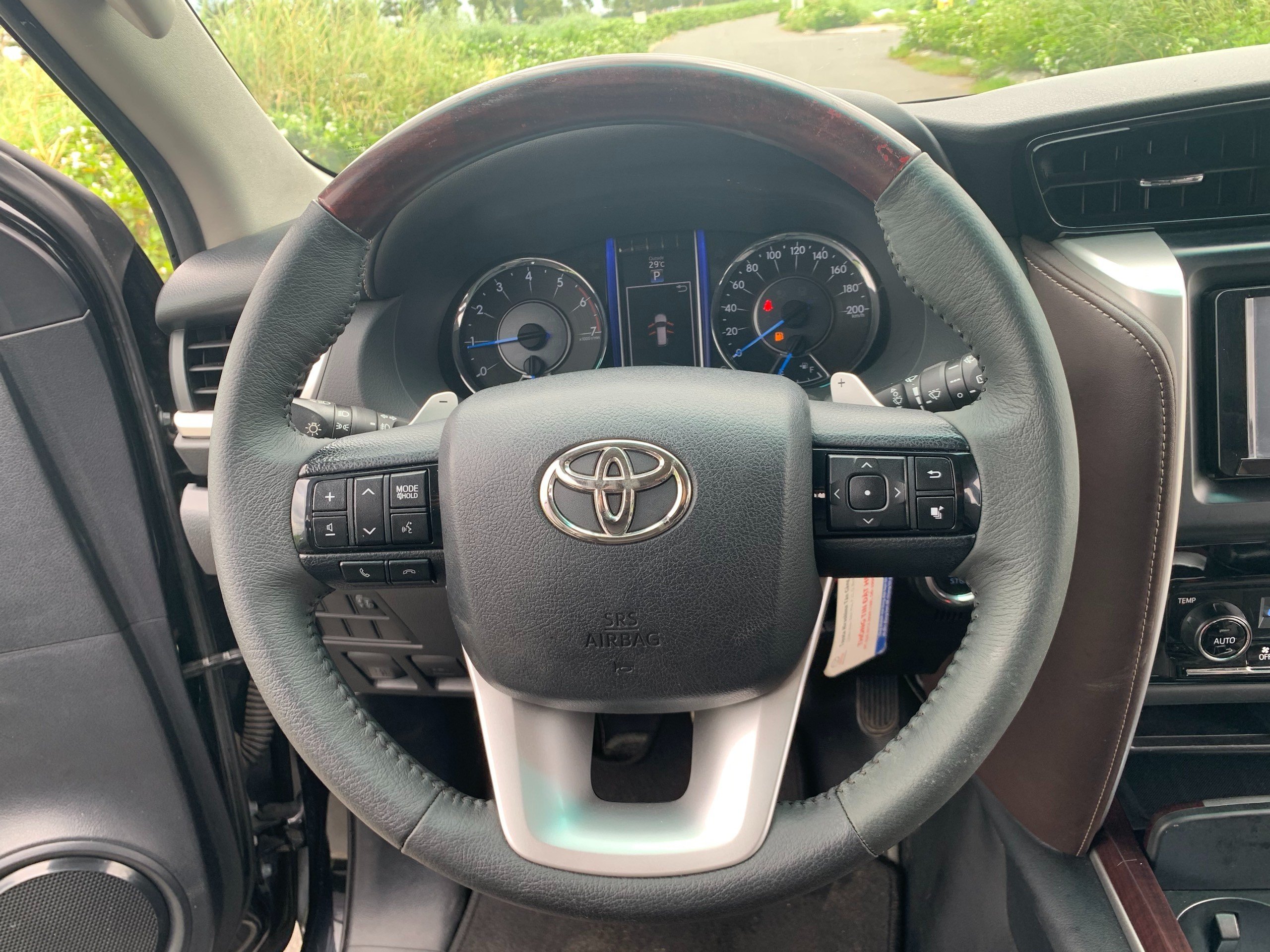 Toyota Fortuner 2017 2.7AT máy Xăng (9)